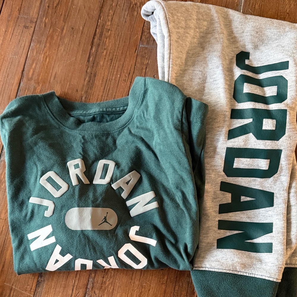 Jordan Forest Green and Heather Gray Apparel Set